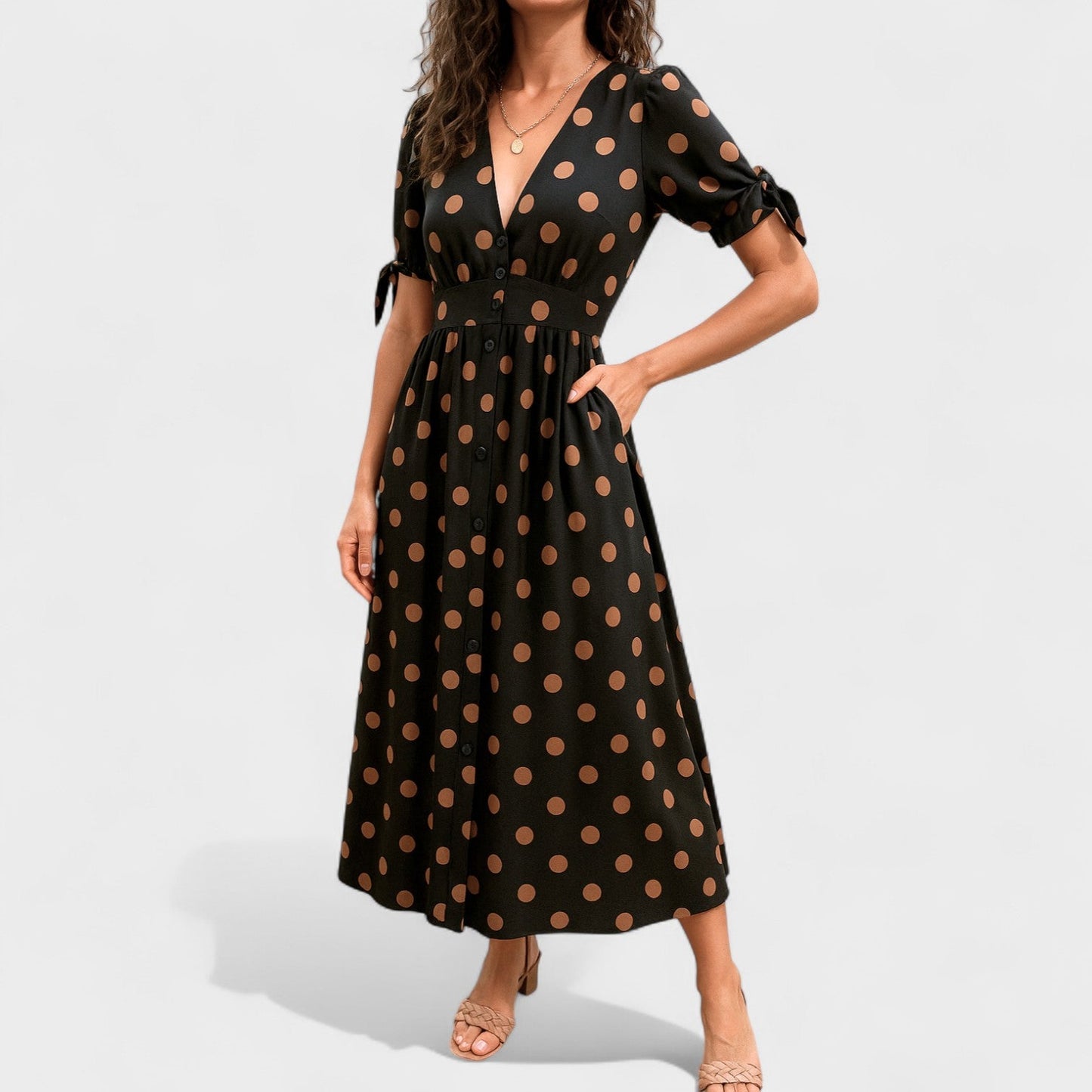Eva – Vestido Midi de Lunares