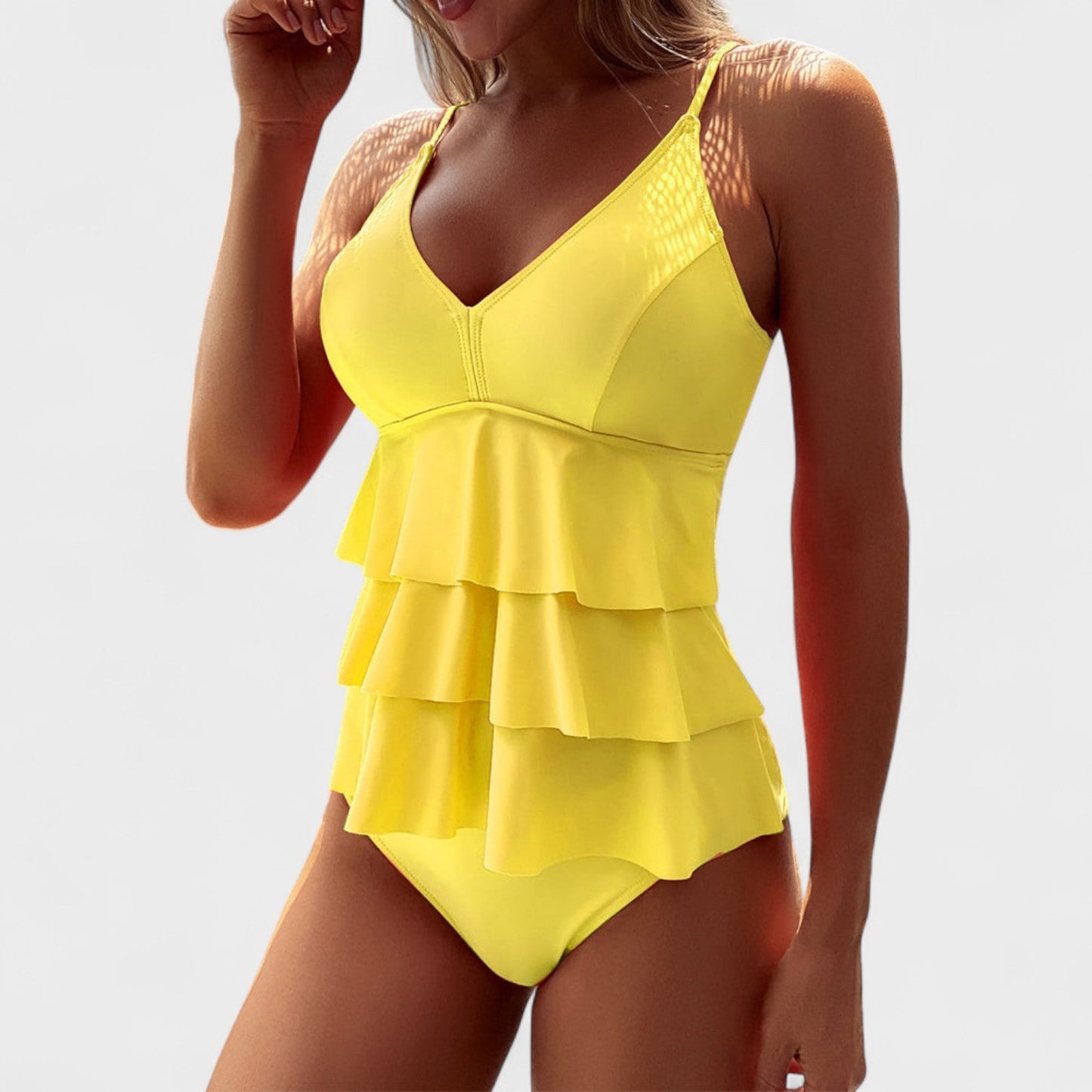 Lia – Bañador Liso con Volantes Elegantes