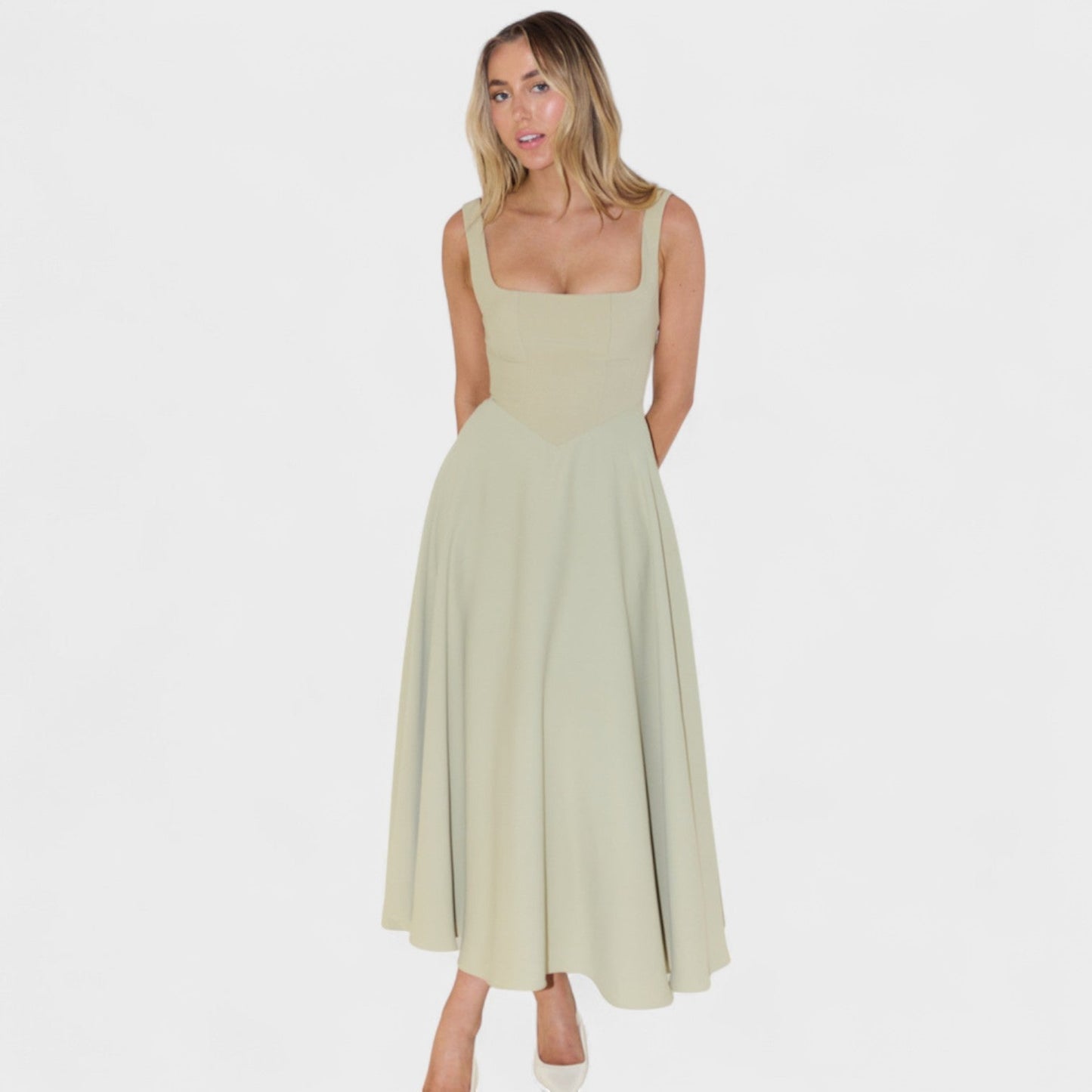 Maribel – Vestido Midi con Escote Cuadrado