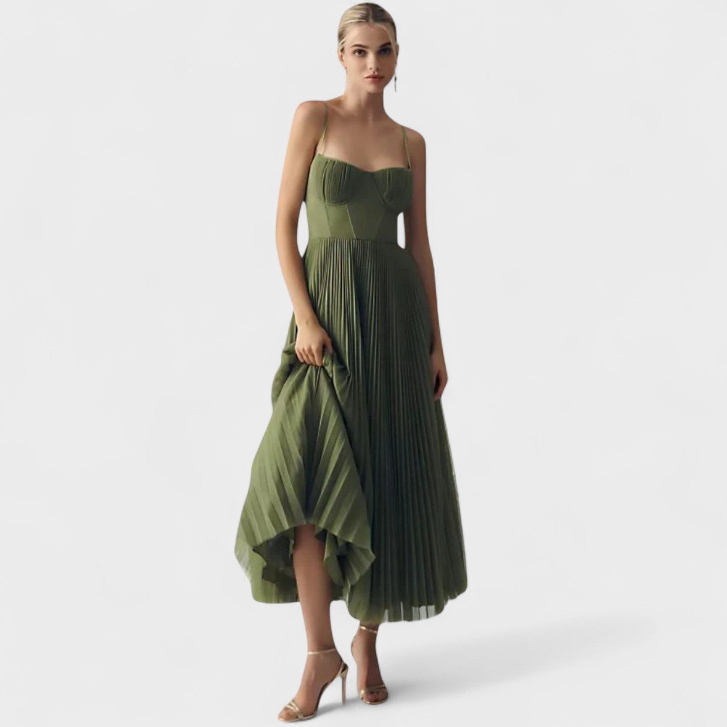 Élodie – El vestido plisado que conquista con elegancia