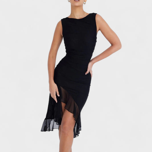 Lucía – El vestido negro que transforma cada mirada