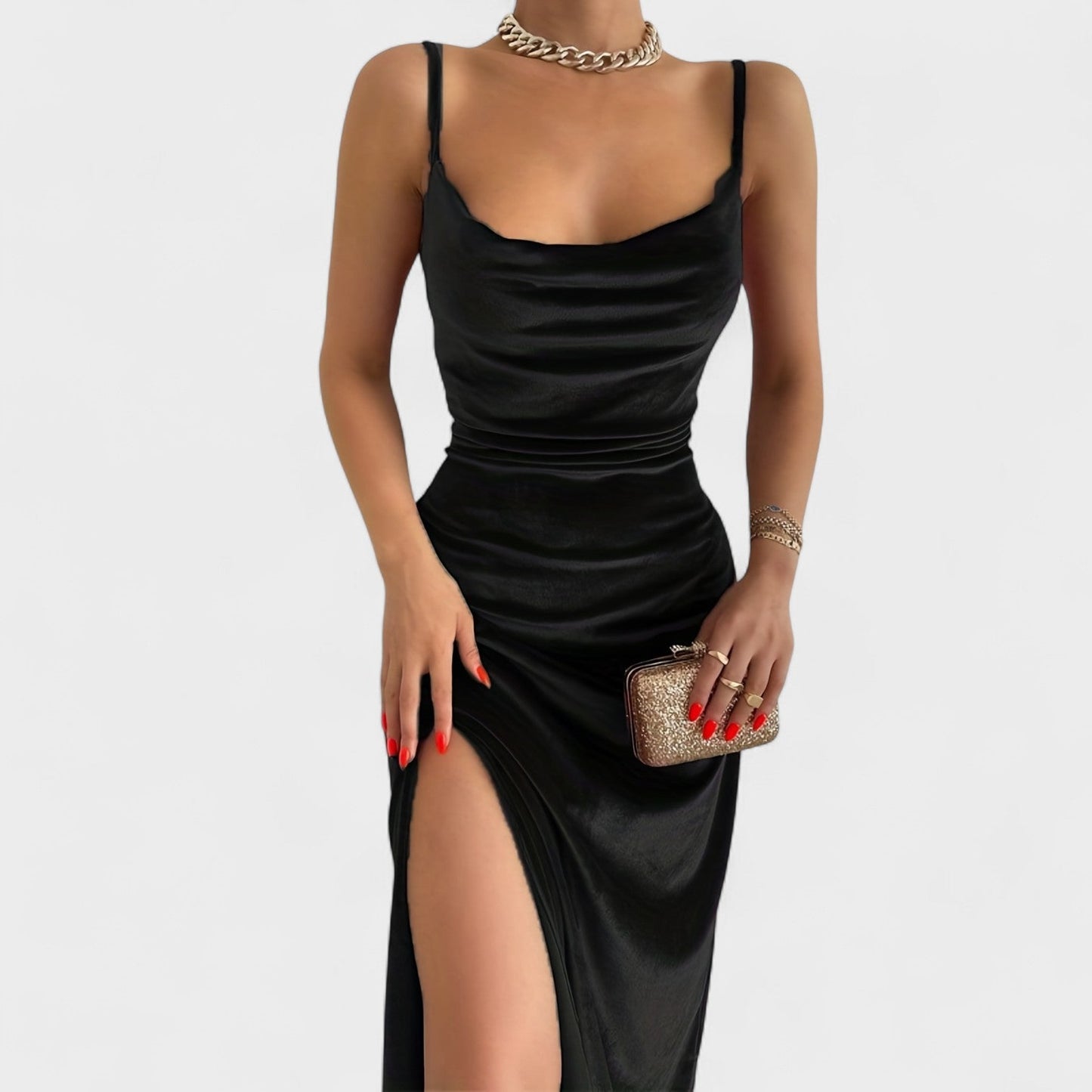 Gabriela – Vestido de Terciopelo con Abertura Lateral