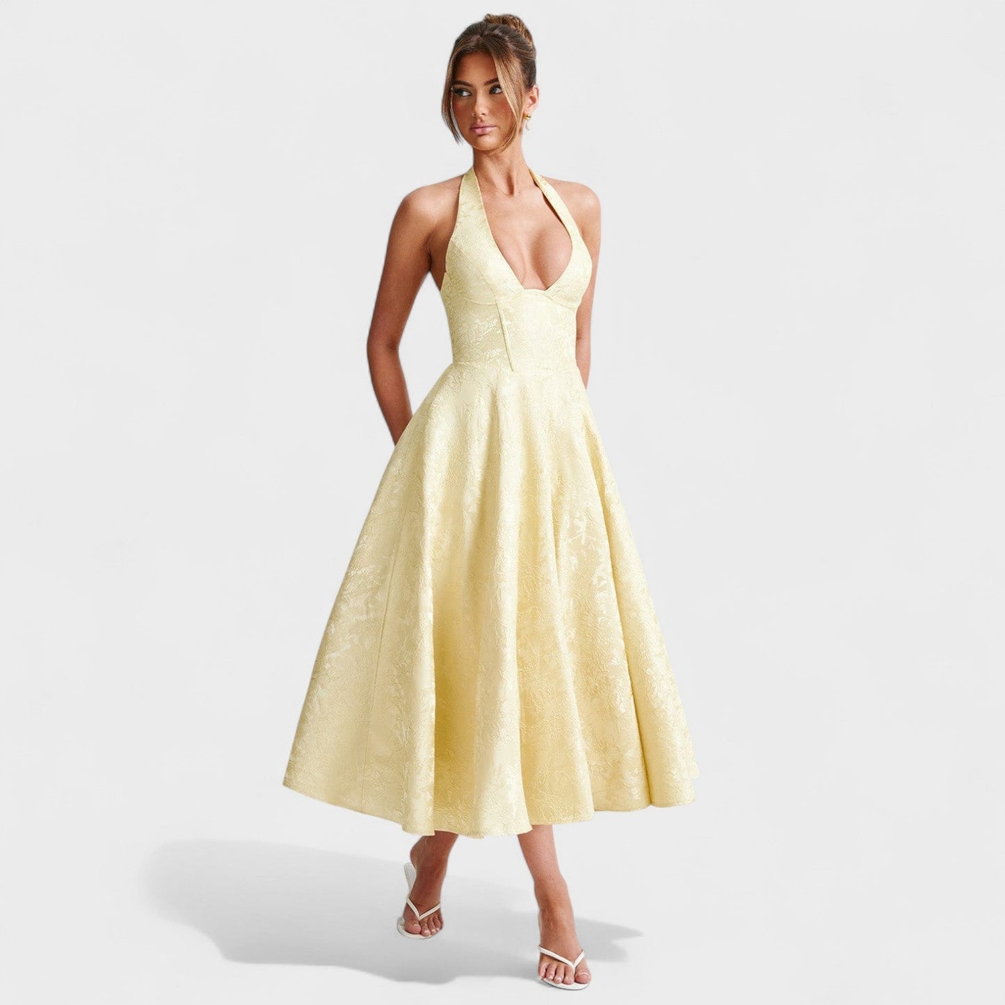 Effie – Vestido Midi Texturizado con Escote Halter