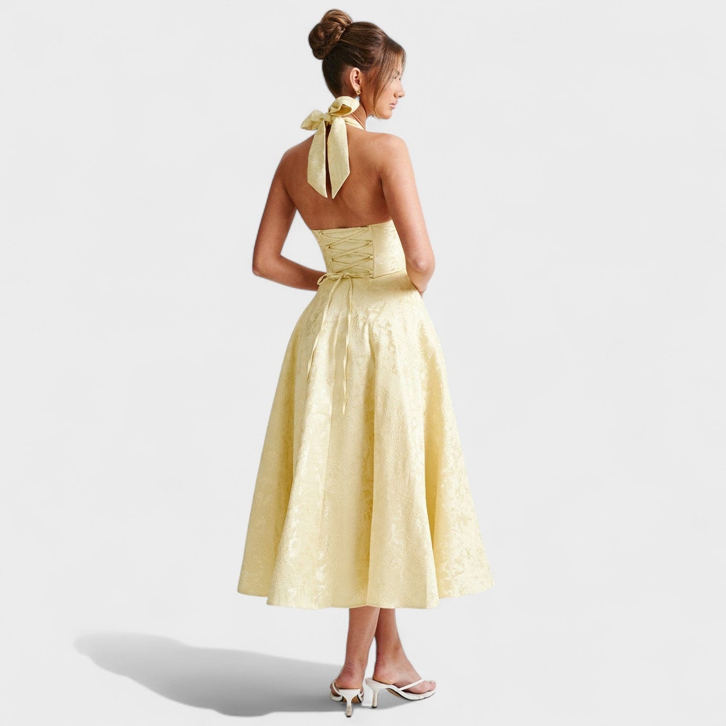 Effie – Vestido Midi Texturizado con Escote Halter