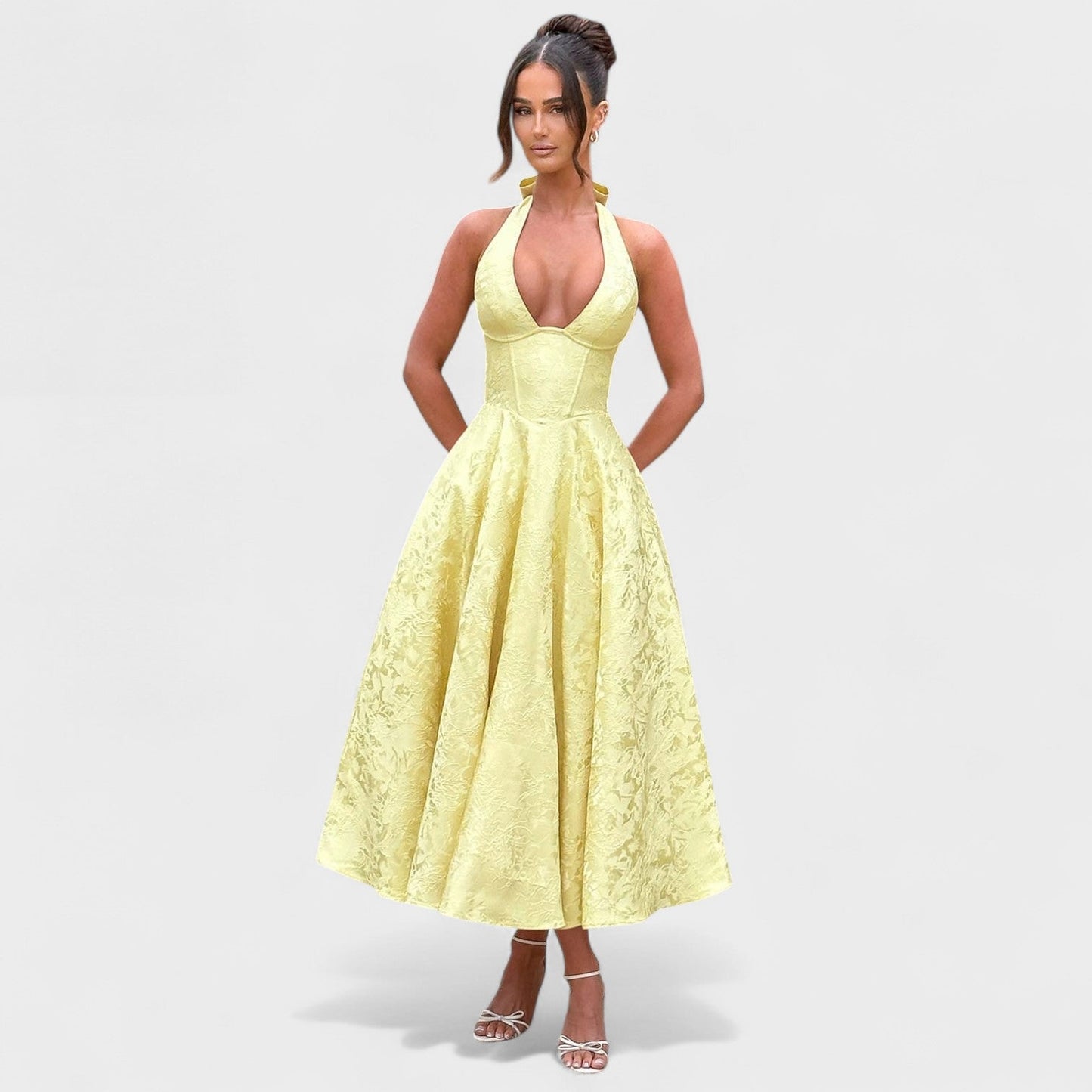 Effie – Vestido Midi Texturizado con Escote Halter