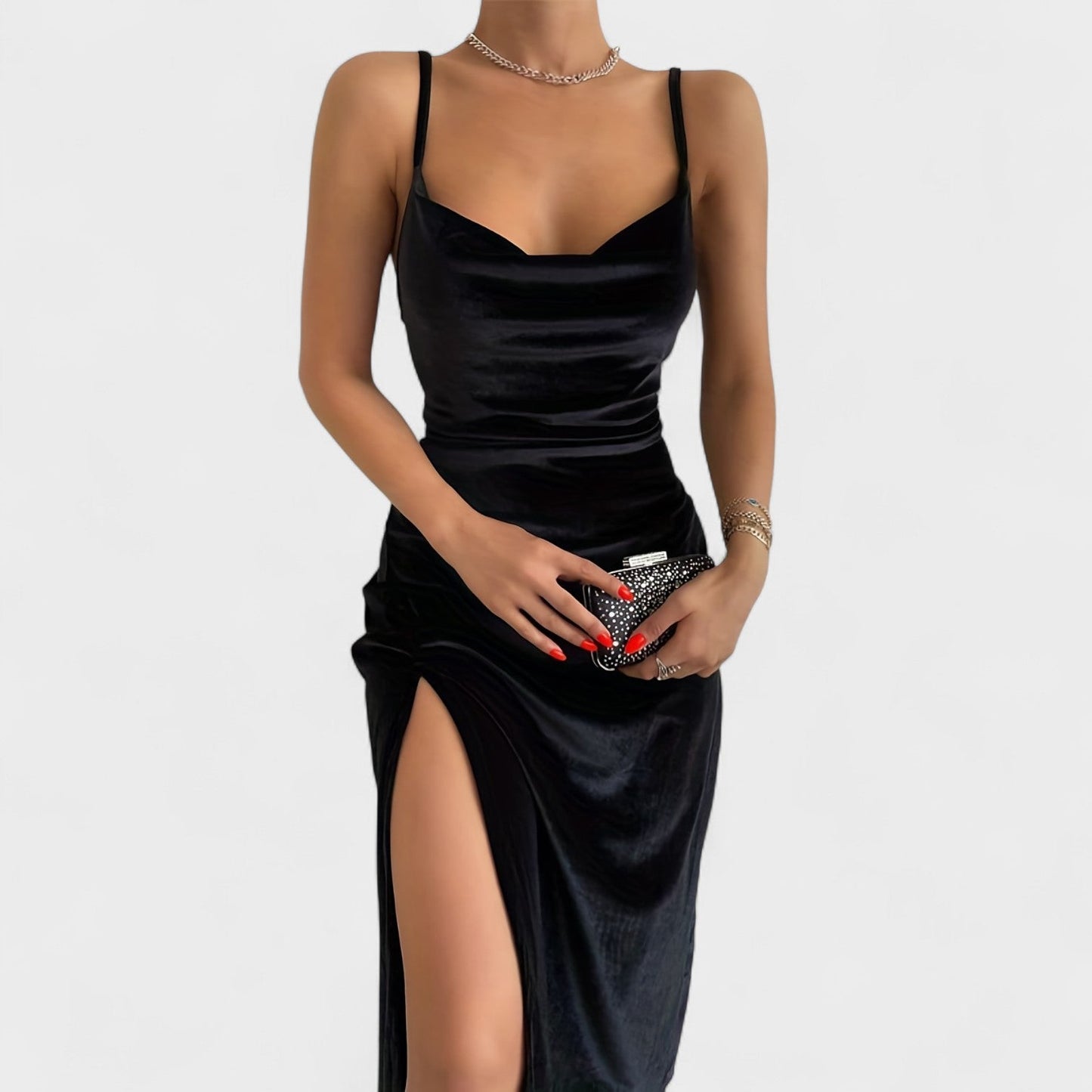 Gabriela – Vestido de Terciopelo con Abertura Lateral