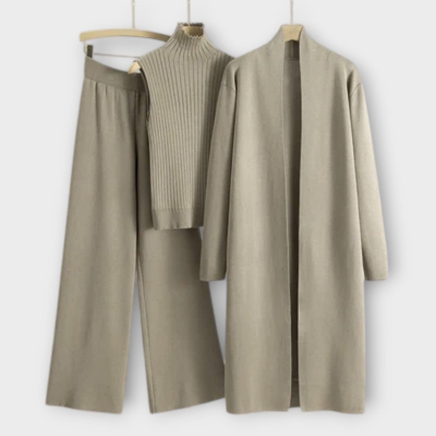 Isabella - Conjunto de Tres Piezas Isabella - Conjunto de Tres Piezas A minha loja Beige XS