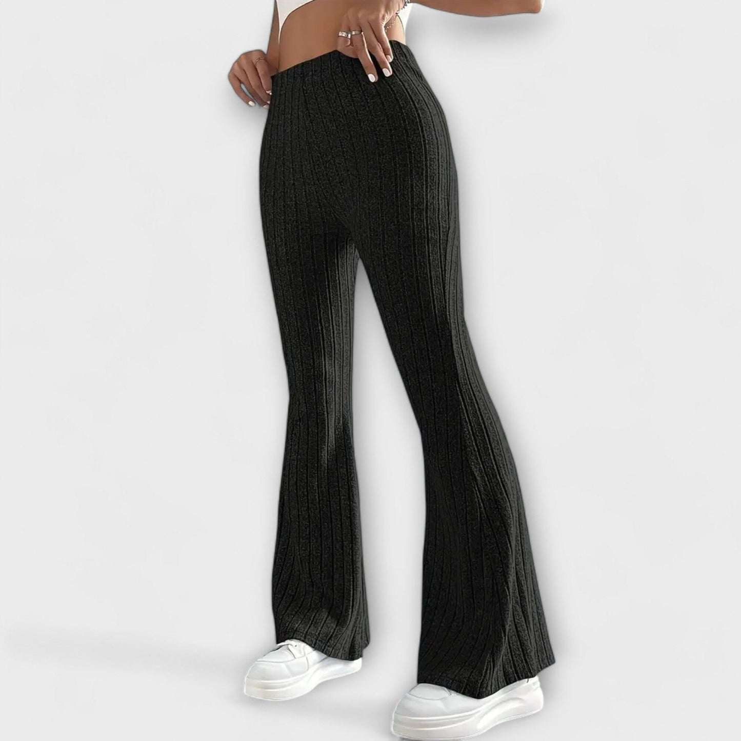 Jennifer – Pantalón acampanado elegante Jennifer – Pantalón acampanado elegante A minha loja