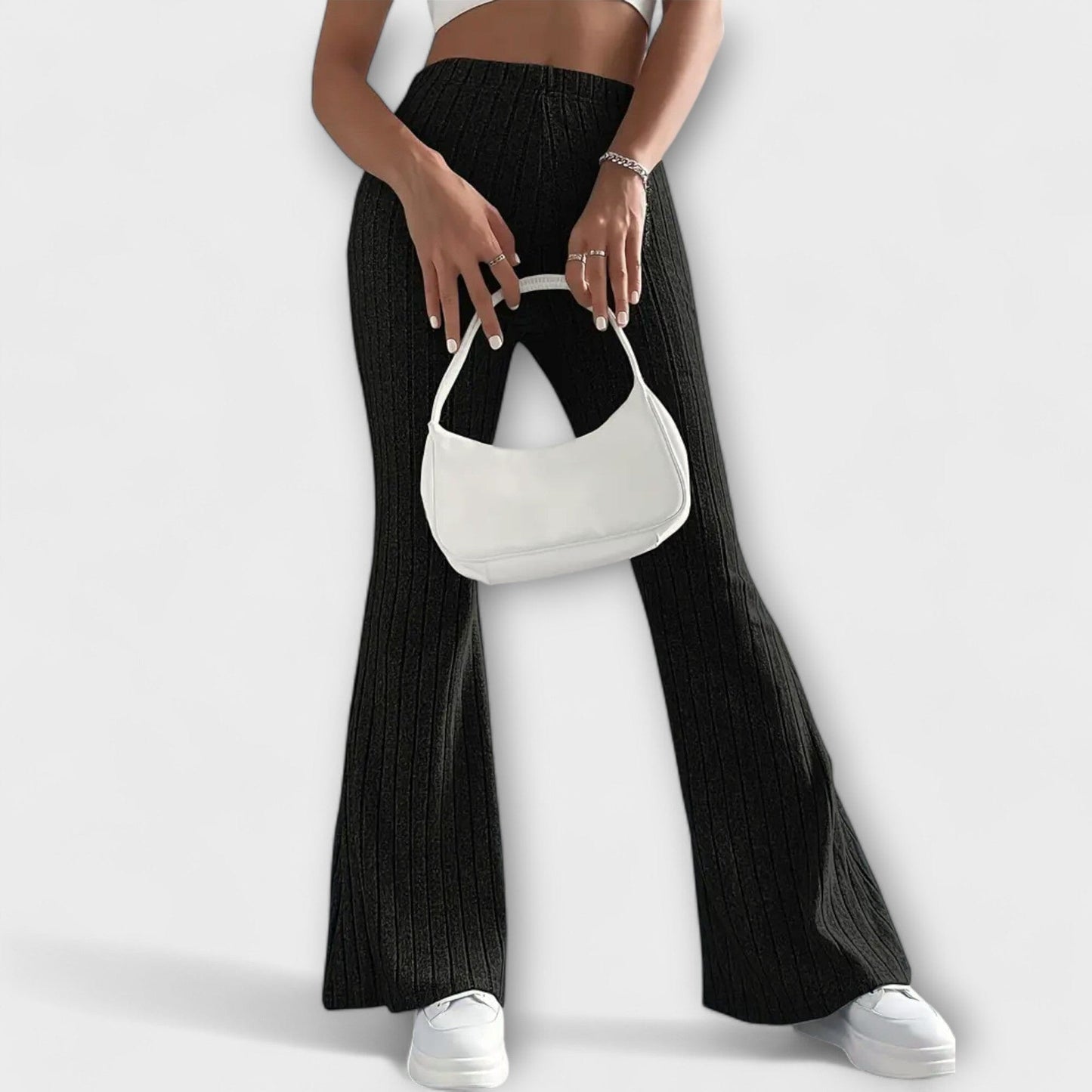 Jennifer – Pantalón acampanado elegante Jennifer – Pantalón acampanado elegante A minha loja