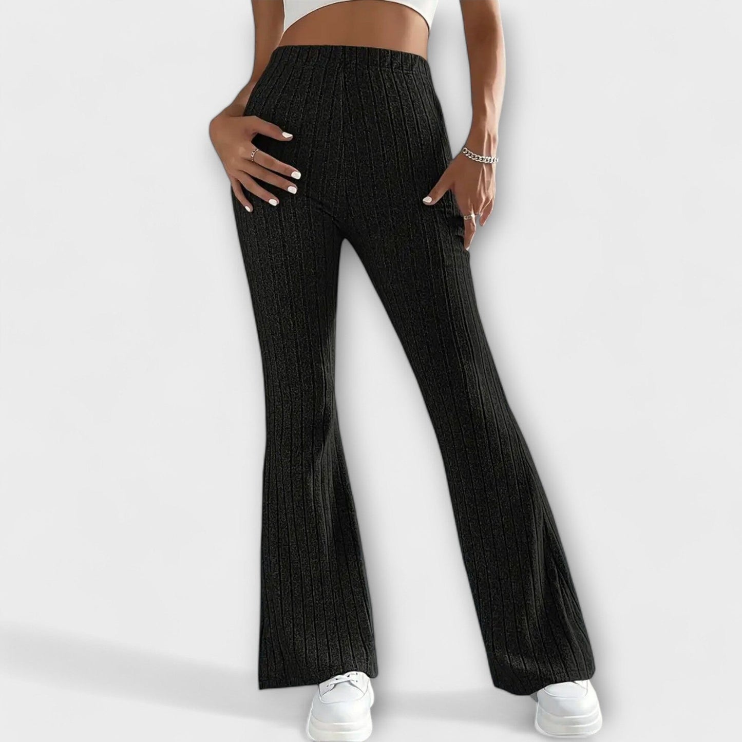 Jennifer – Pantalón acampanado elegante Jennifer – Pantalón acampanado elegante A minha loja Negro XS