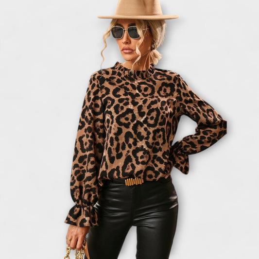 Kayla - Blusa de Leopardo con Cuello Plisado Kayla - Blusa de Leopardo con Cuello Plisado A minha loja