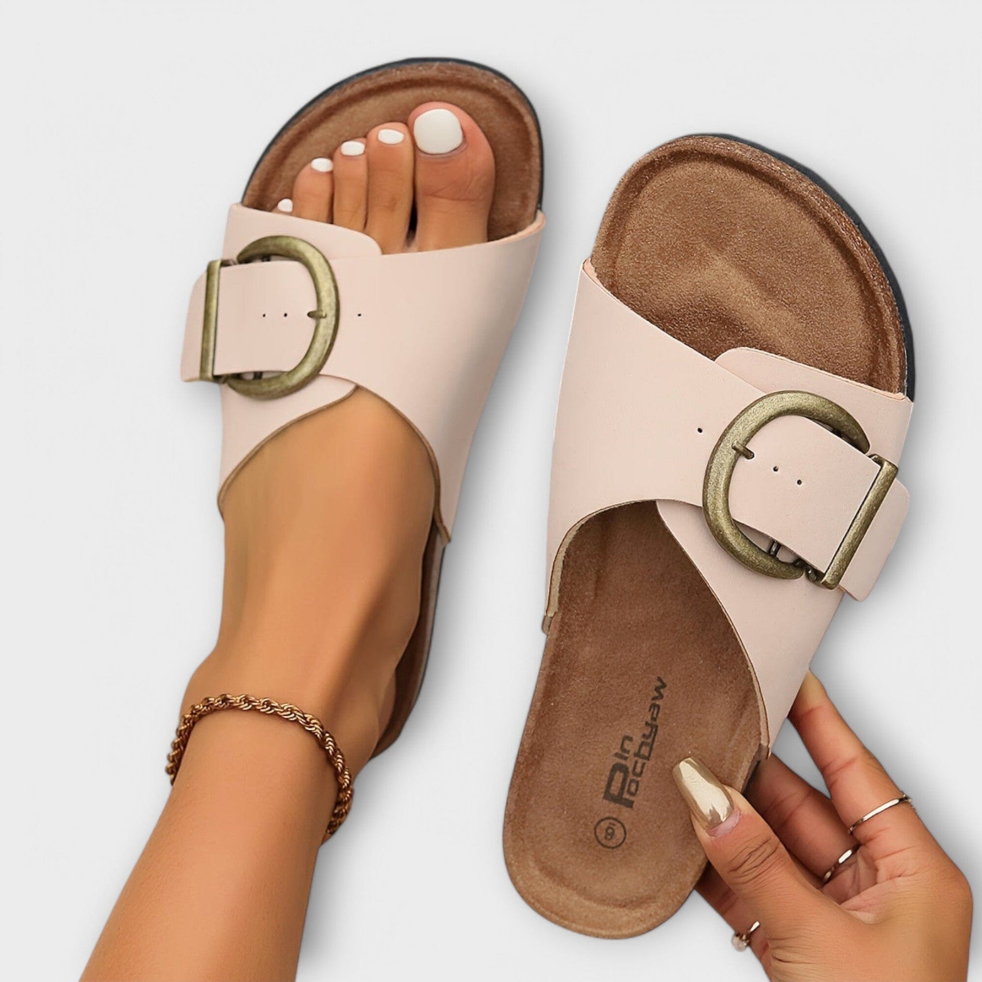 Margie – Sandalias tipo pantufla de corcho para mujer con diseño de hebilla Margie – Sandalias tipo pantufla de corcho para mujer con diseño de hebilla A minha loja