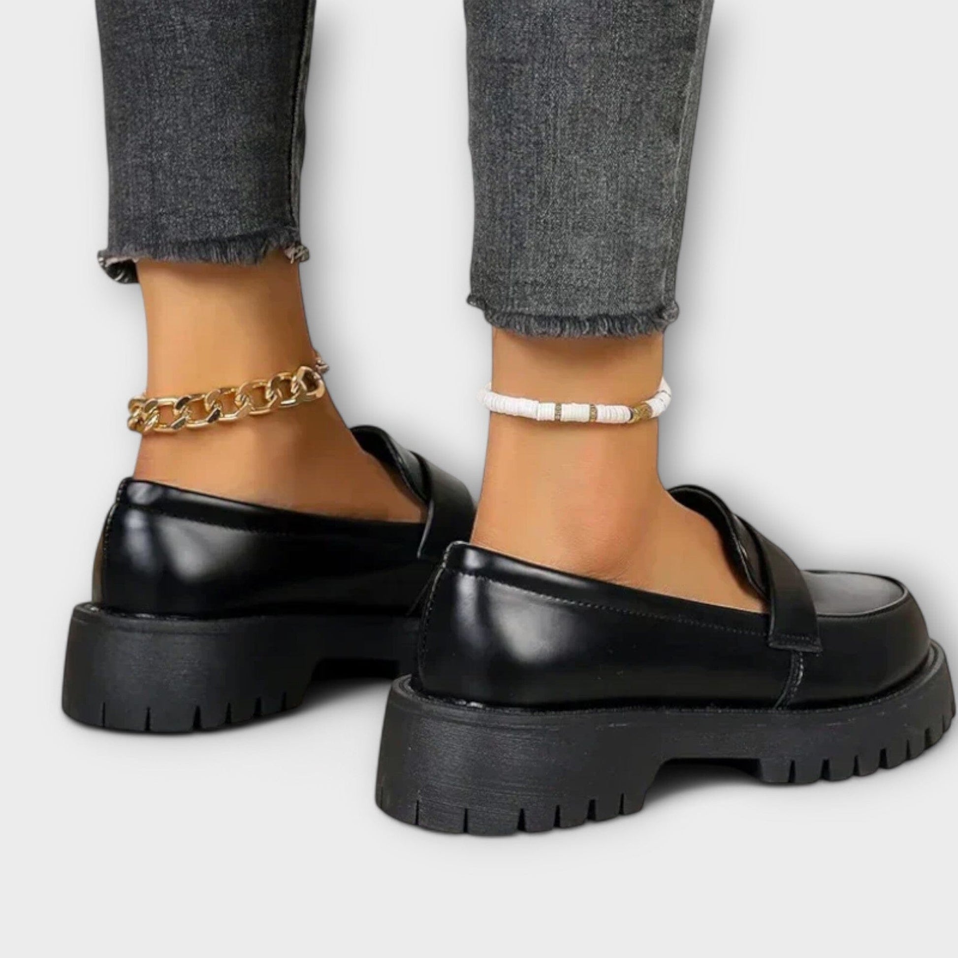 Mocasín para mujer con diseño ortopédico y cuña satinada Mocasín para mujer con diseño ortopédico y cuña satinada A minha loja