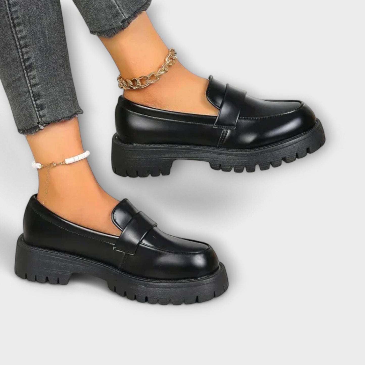 Mocasín para mujer con diseño ortopédico y cuña satinada Mocasín para mujer con diseño ortopédico y cuña satinada A minha loja