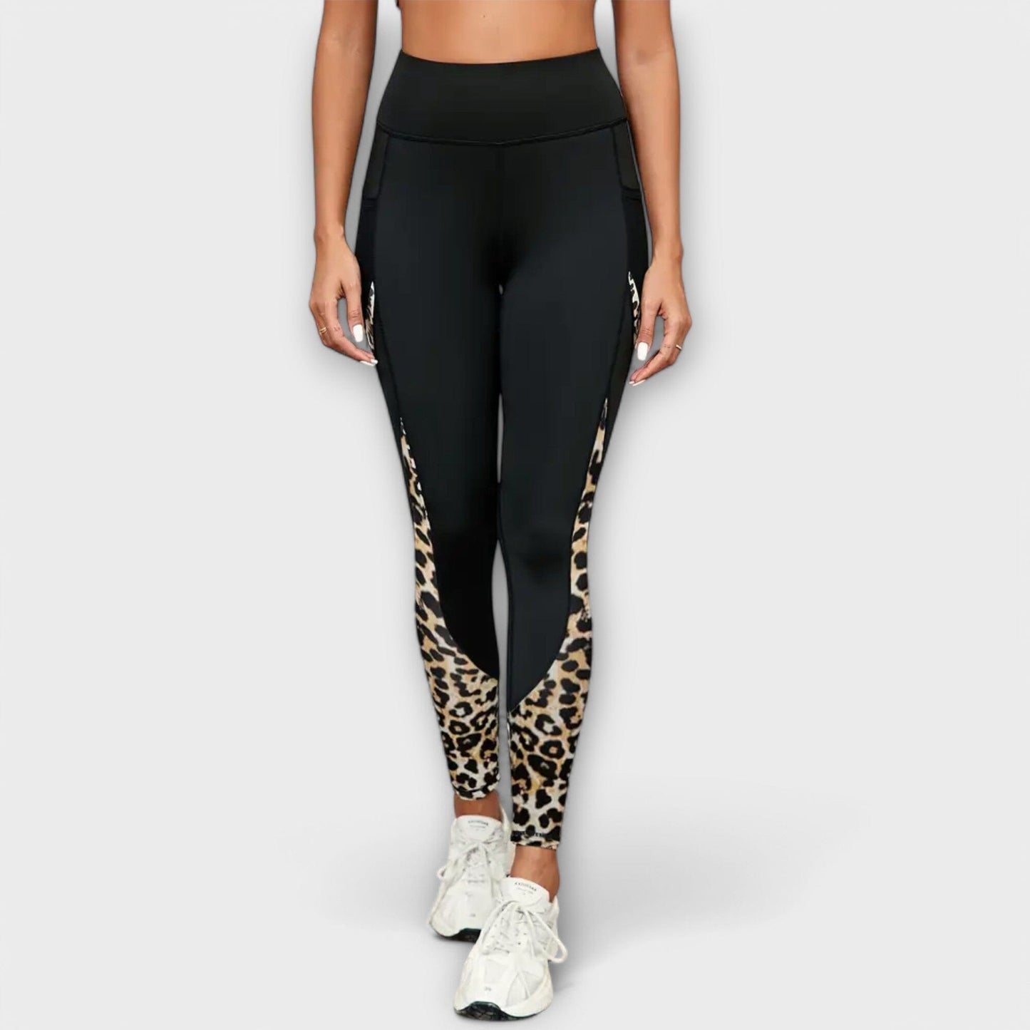 Pantalón de entrenamiento de talle alto con estampado de leopardo Pantalón de entrenamiento de talle alto con estampado de leopardo A minha loja