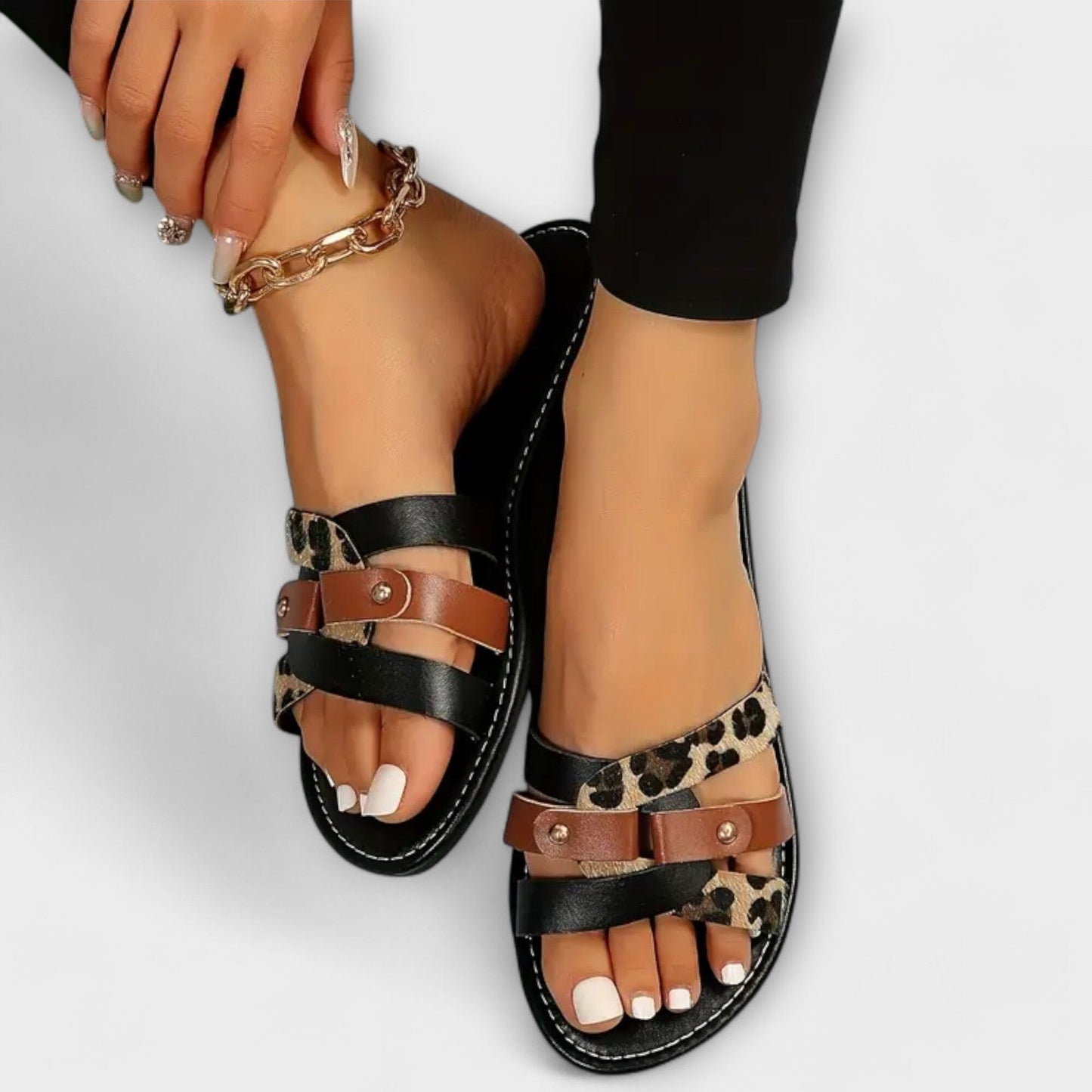 Sandalias con tiras cruzadas de leopardo Sandalias con tiras cruzadas de leopardo A minha loja