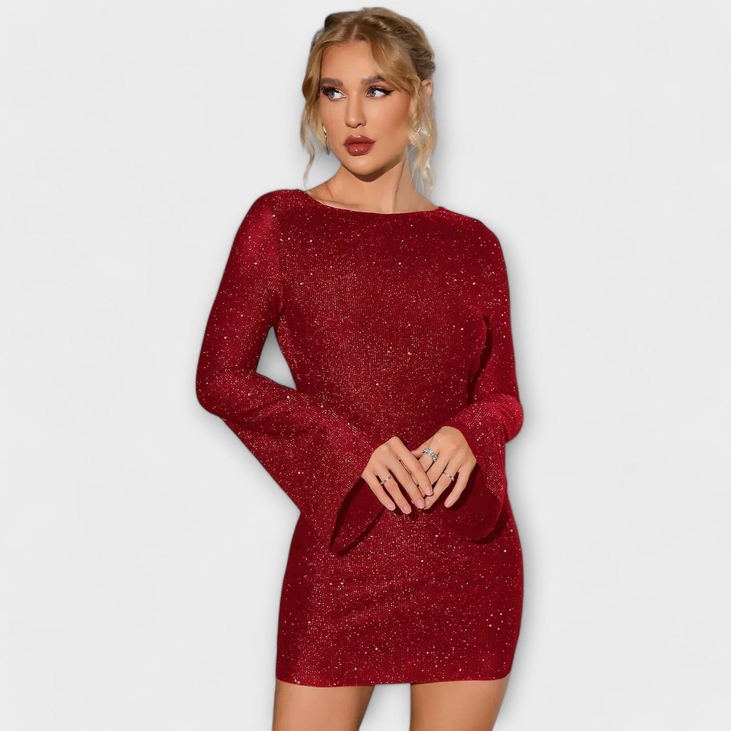 Vestido de lentejuelas con espalda descubierta y mangas largas Vestido de lentejuelas con espalda descubierta y mangas largas A minha loja