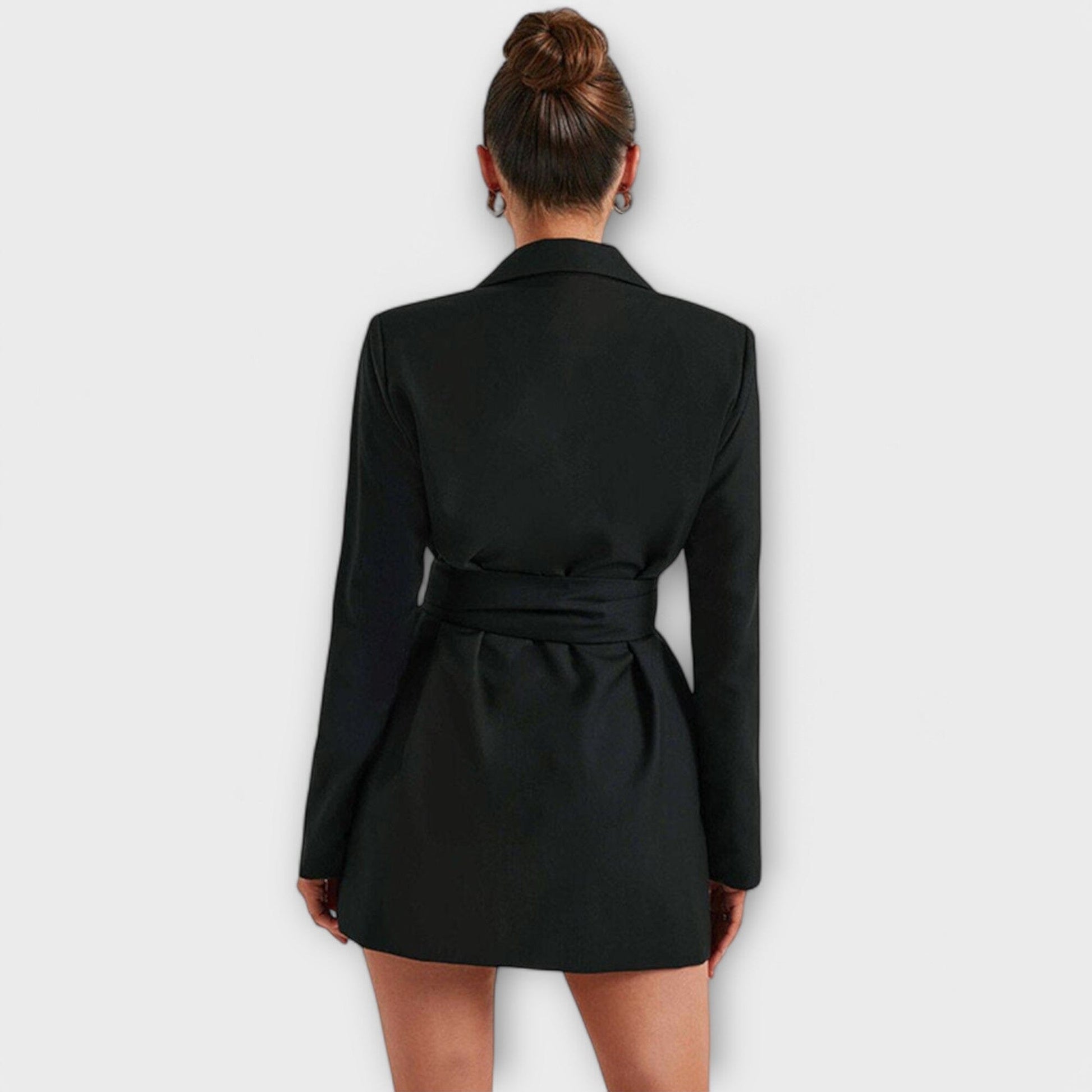 Vestido tipo blazer con escote en V Vestido tipo blazer con escote en V A minha loja
