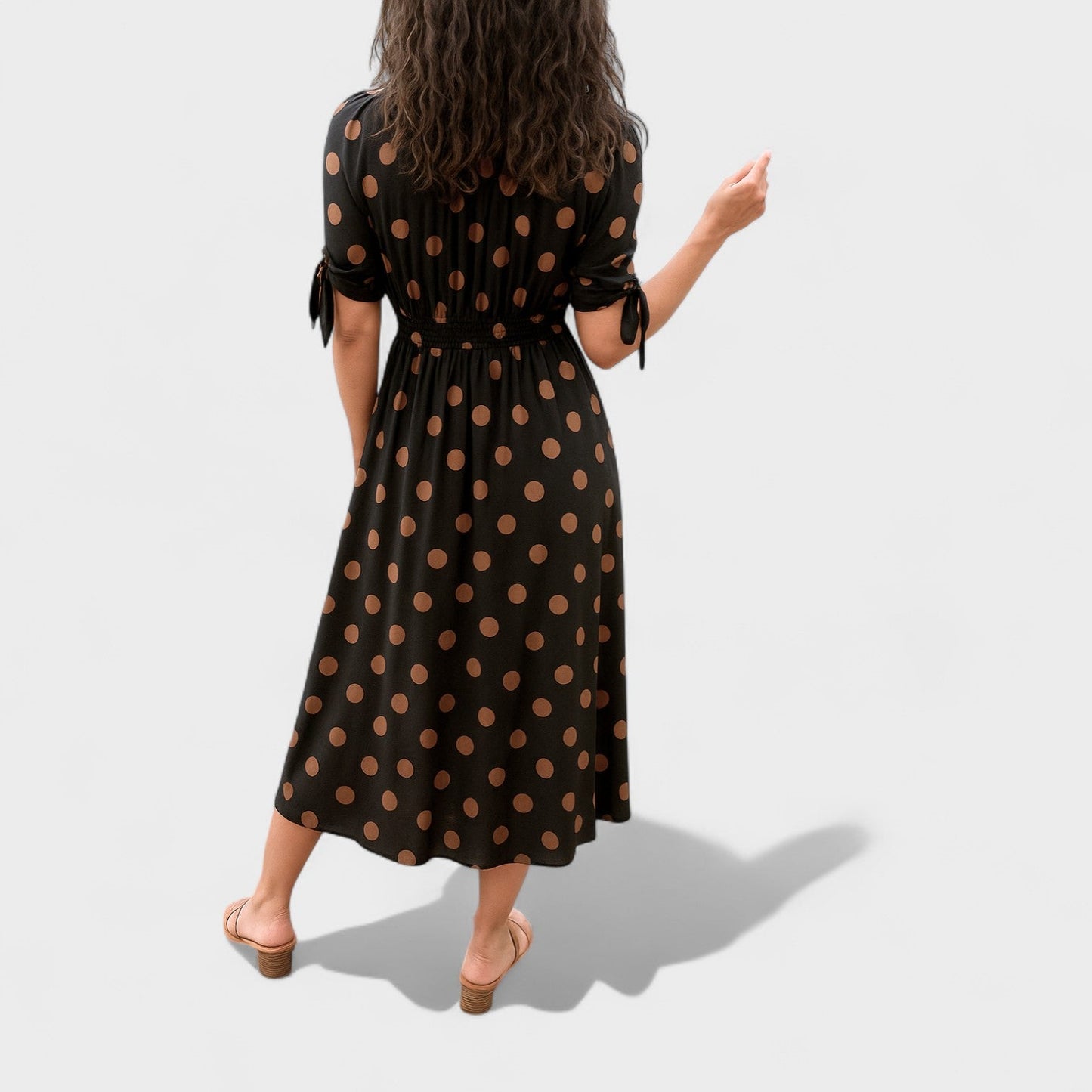 Eva – Vestido Midi de Lunares