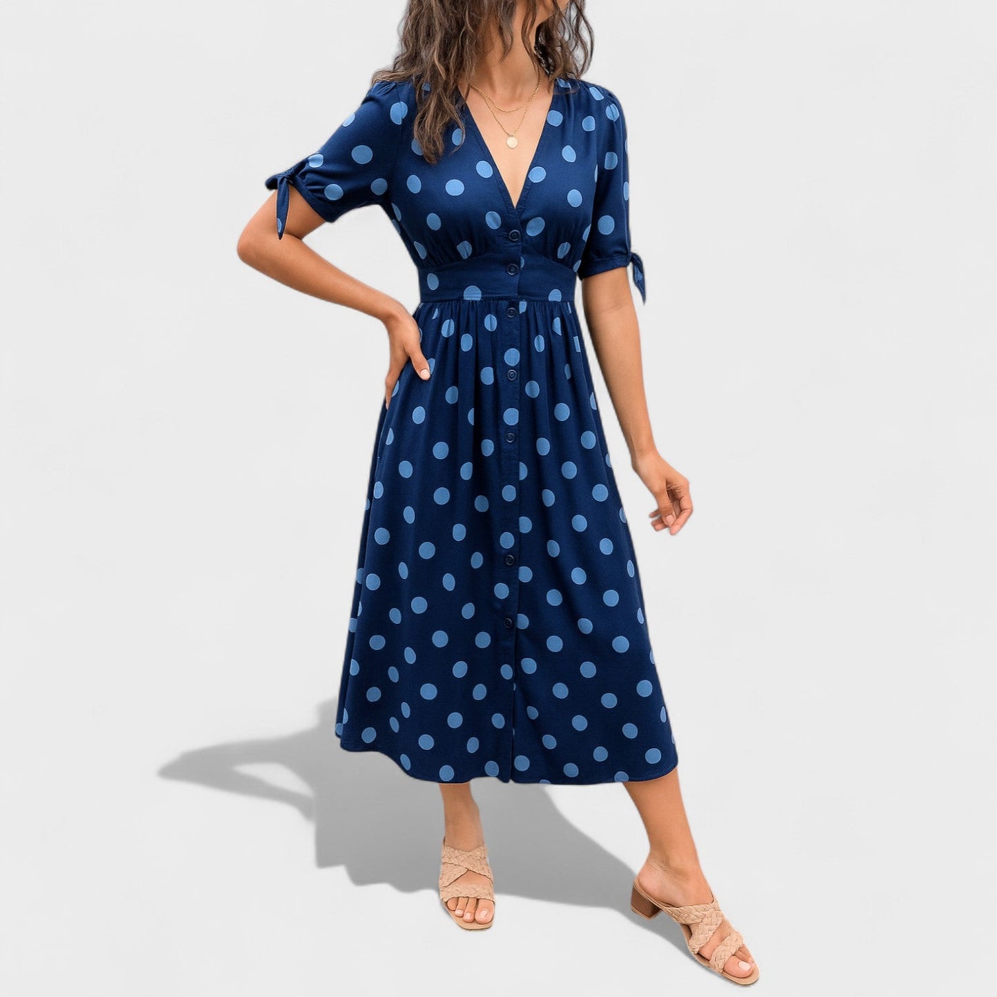 Eva – Vestido Midi de Lunares