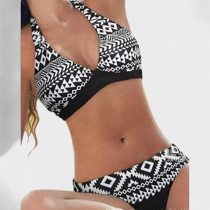 Bikini Floral con Toques Geométricos