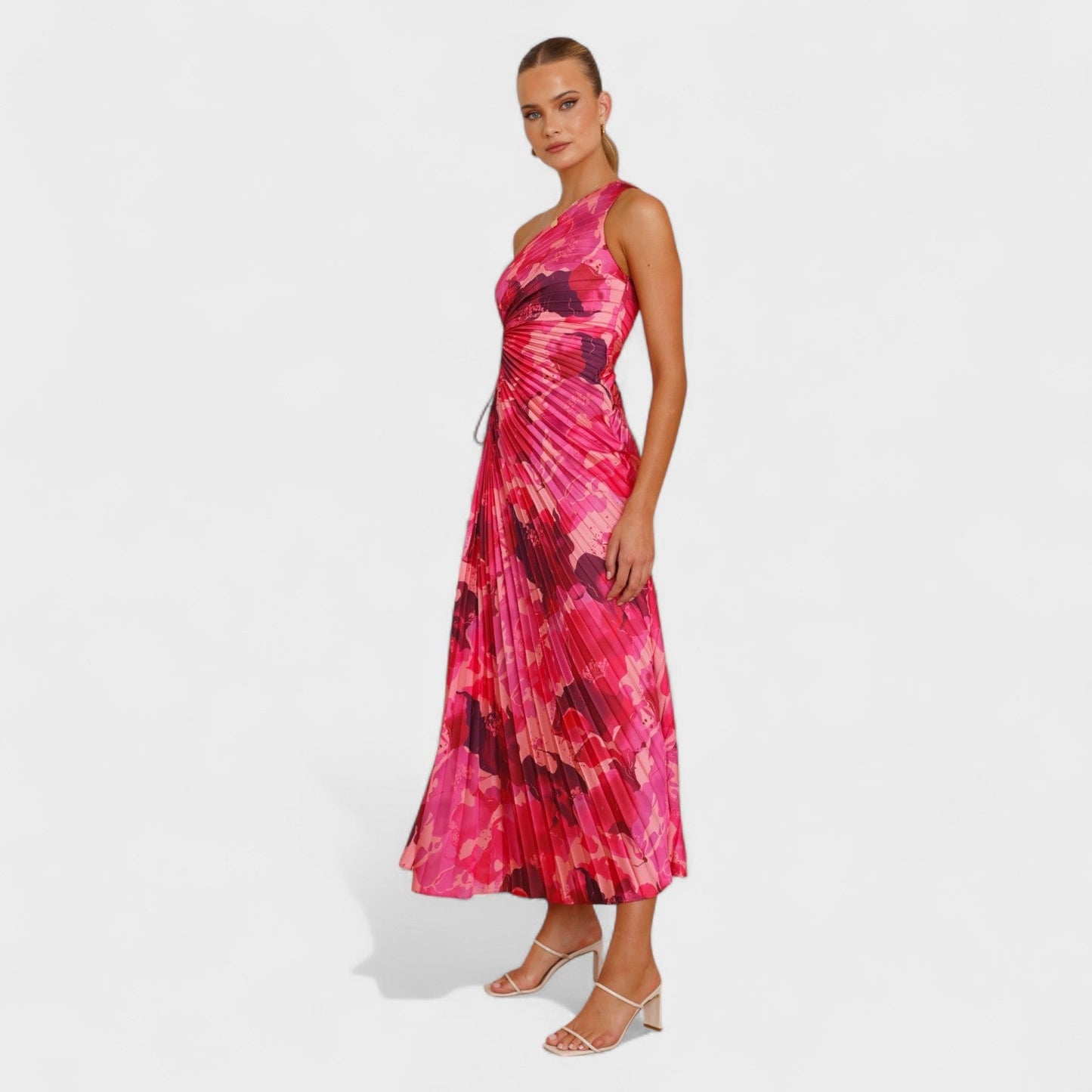Maribel – Vestido Asimétrico Plisado Floral