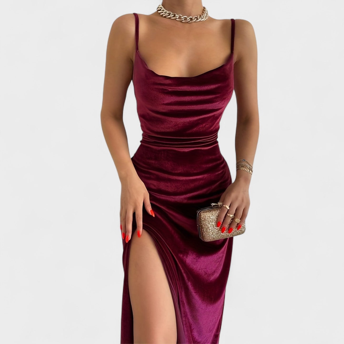 Gabriela – Vestido de Terciopelo con Abertura Lateral