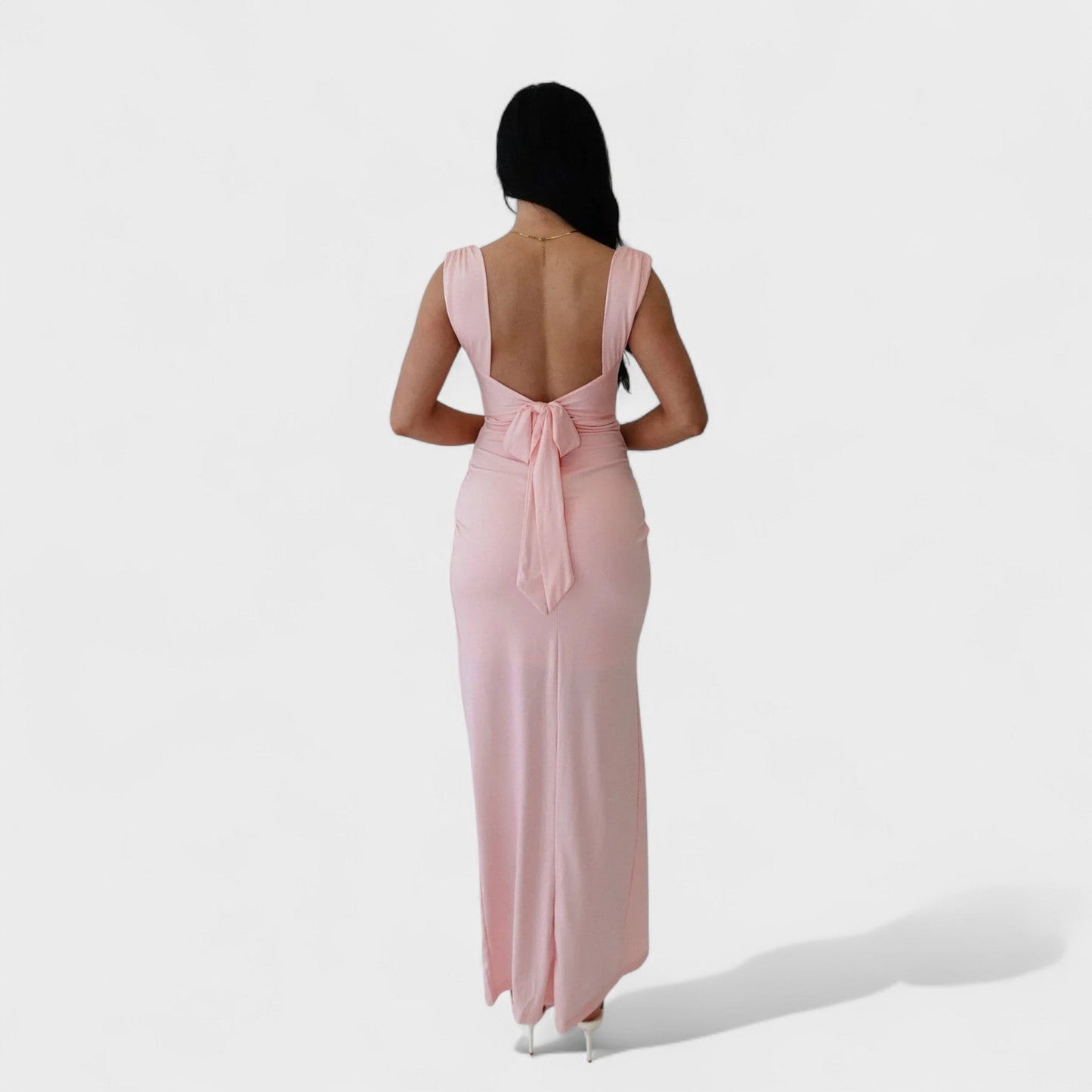 Sarella – Vestido Largo con Espalda Abierta y Lazo