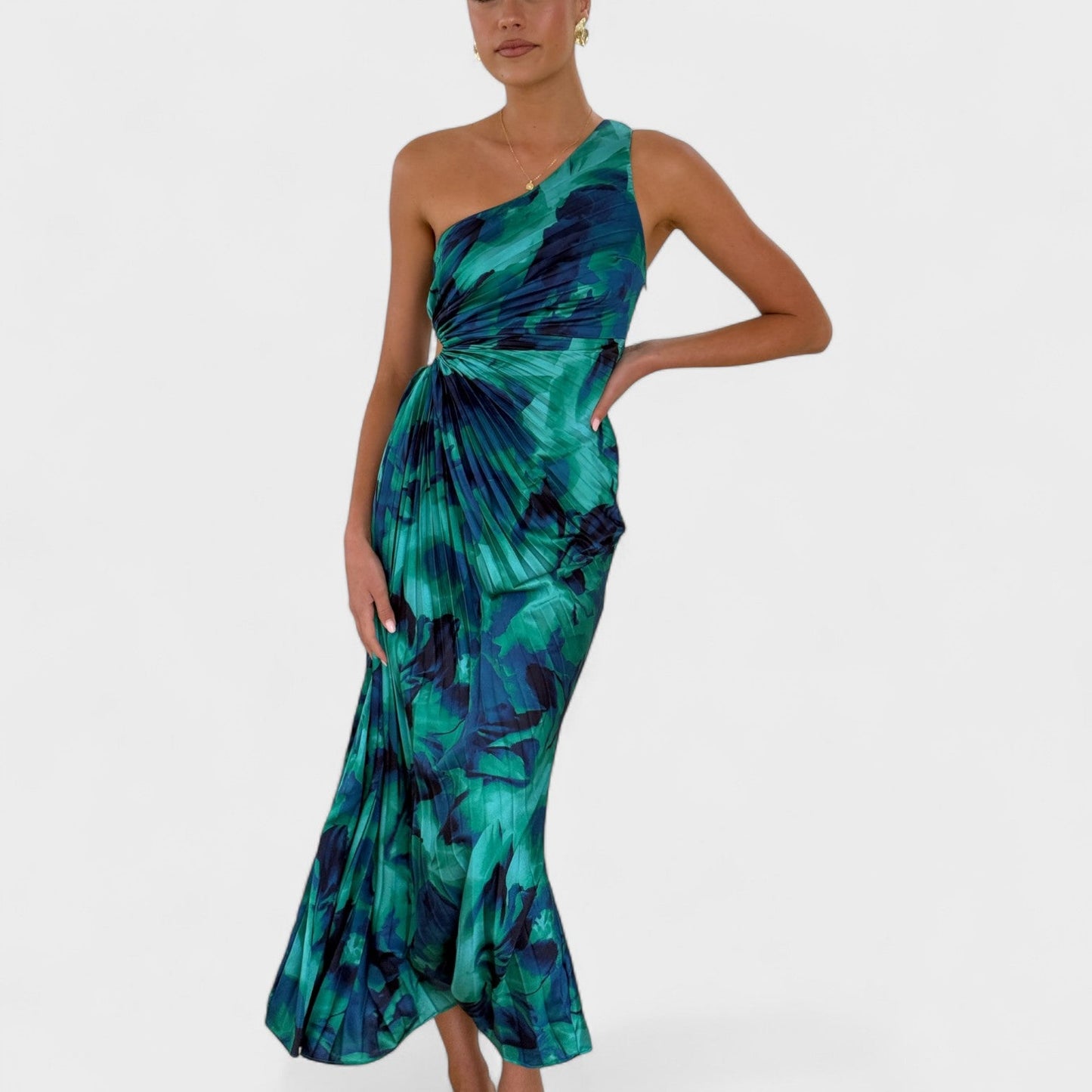 Maribel – Vestido Asimétrico Plisado Floral