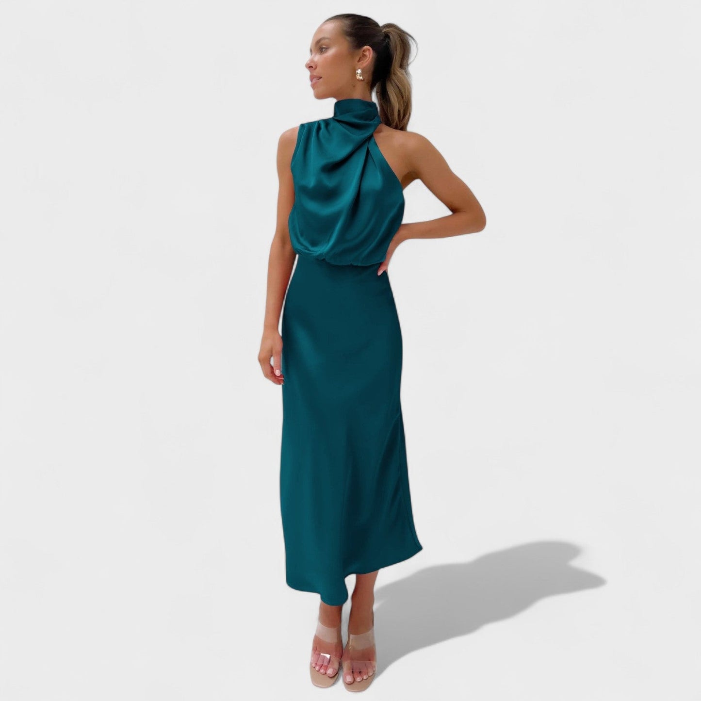 Alba – Vestido de Elegancia Satinada