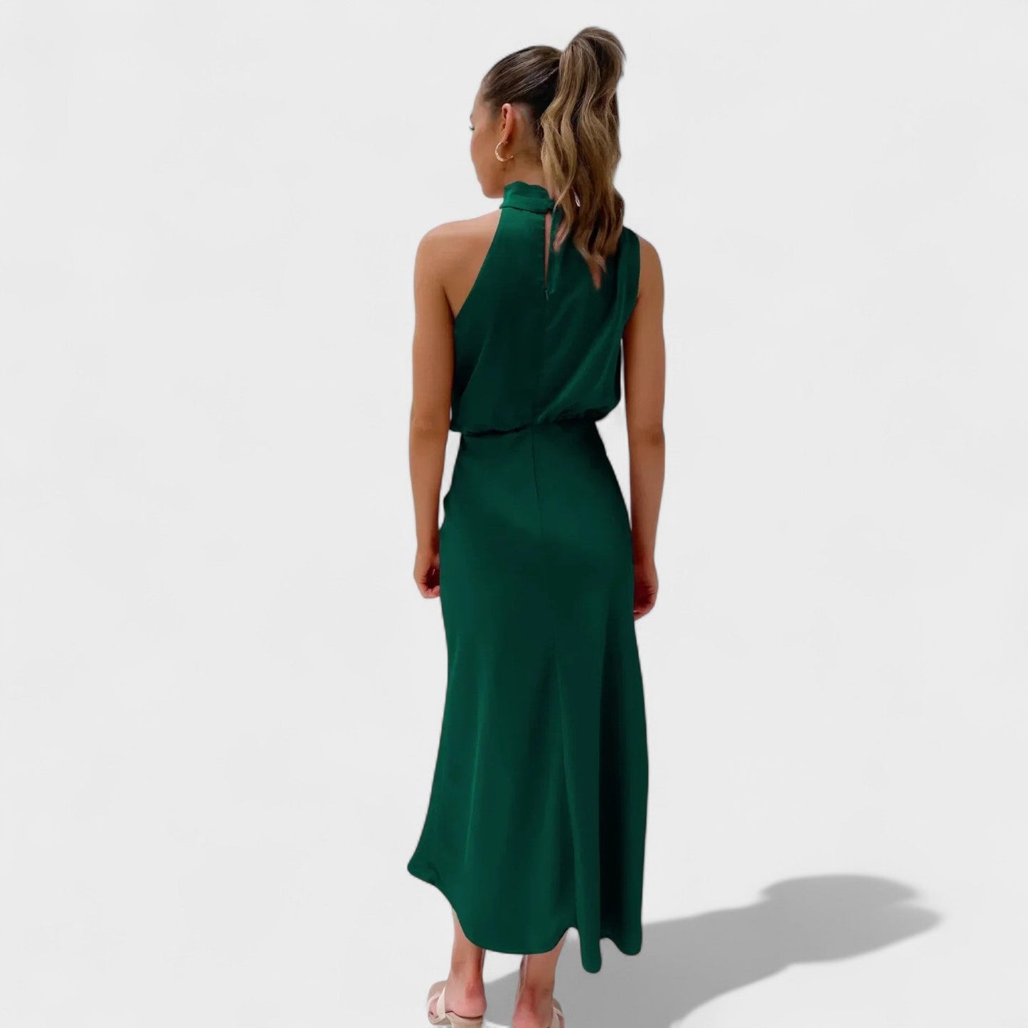 Alba – Vestido de Elegancia Satinada