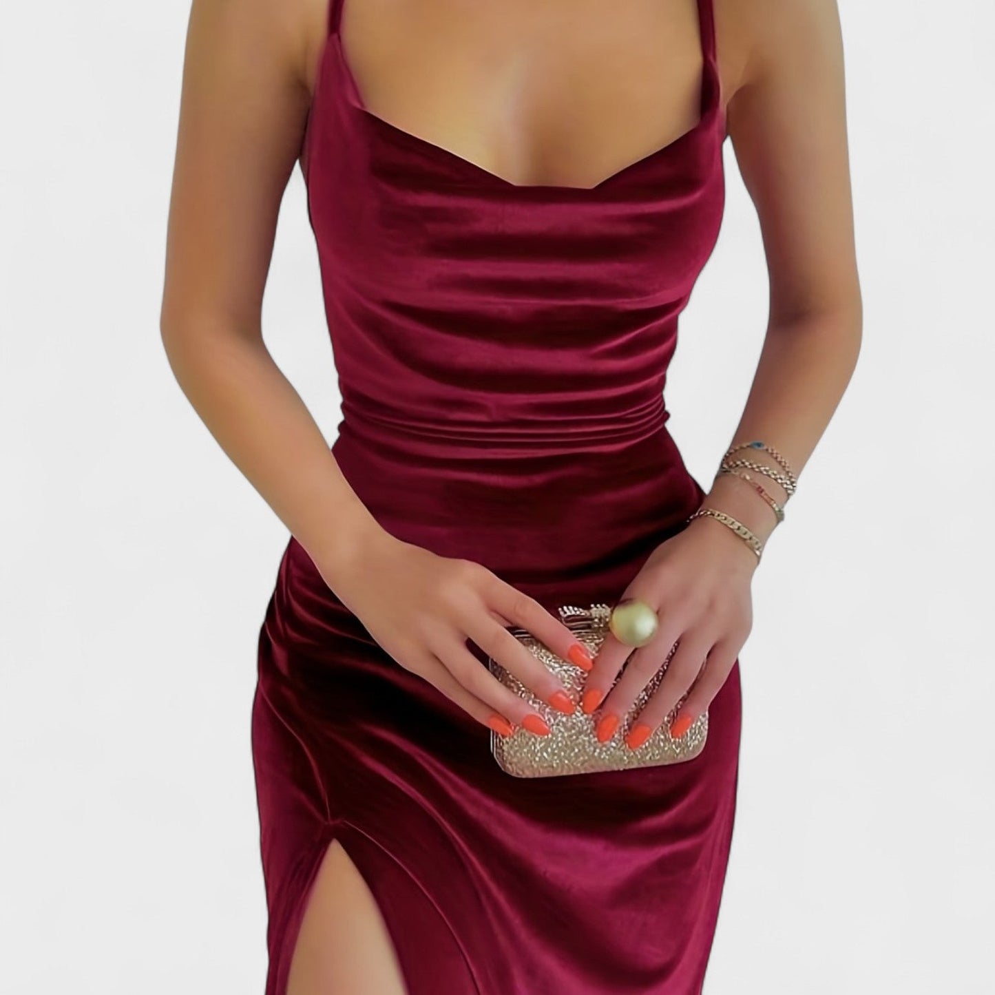 Gabriela – Vestido de Terciopelo con Abertura Lateral