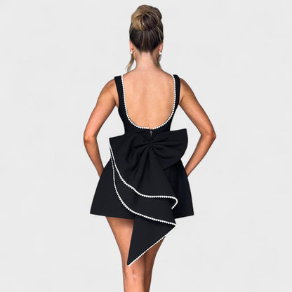 Carrie – Vestido Mini con Lazo de Perlas