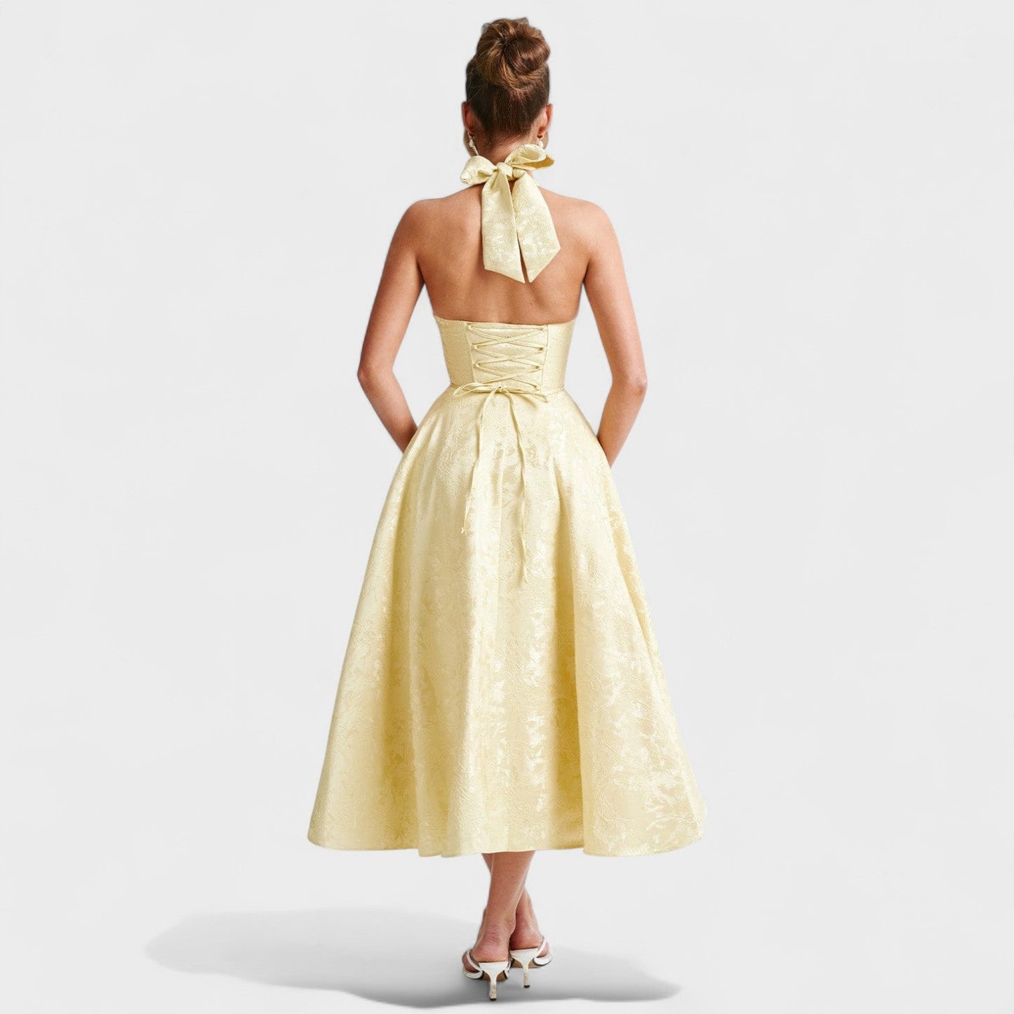 Effie – Vestido Midi Texturizado con Escote Halter