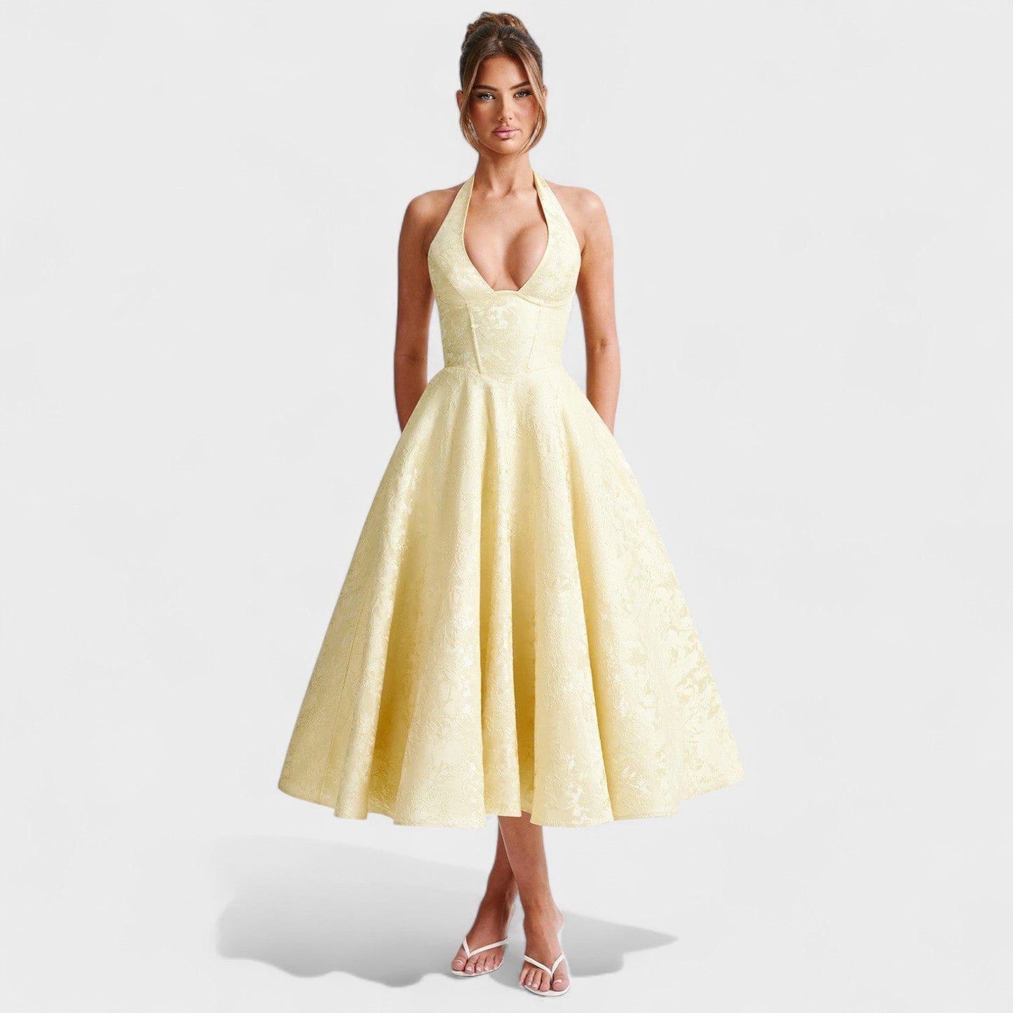 Effie – Vestido Midi Texturizado con Escote Halter