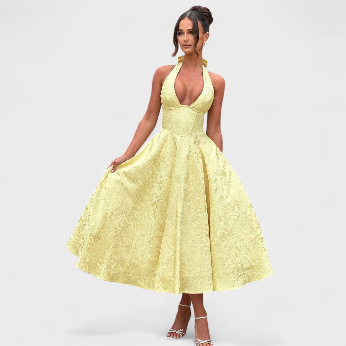 Effie – Vestido Midi Texturizado con Escote Halter