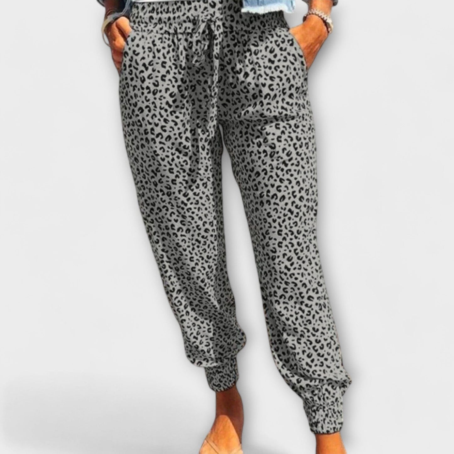 Feli – Pantalón de leopardo con pierna ancha Feli – Pantalón de leopardo con pierna ancha A minha loja Grau S 