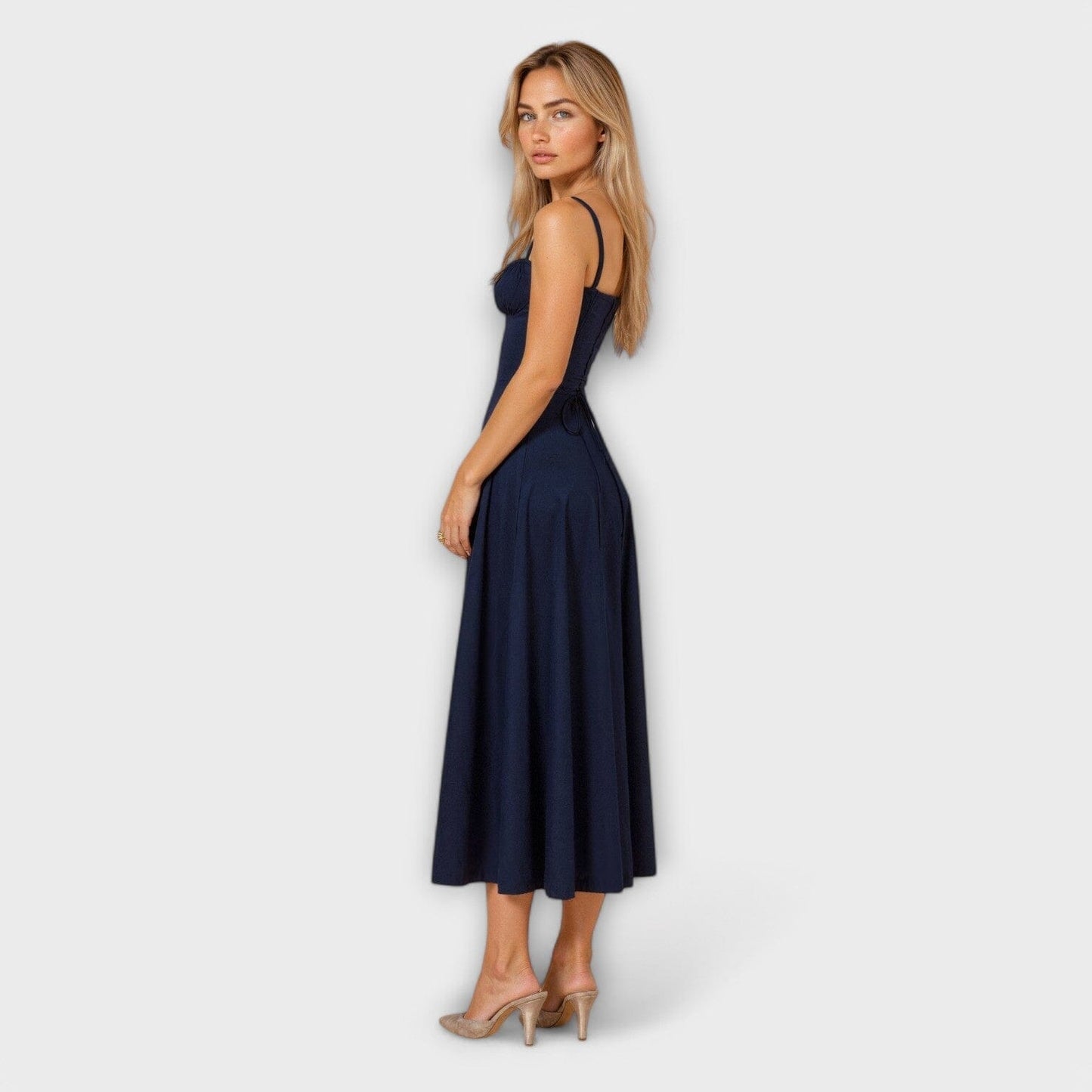 Kiana – Vestido midi con corsé Kiana – Vestido midi con corsé A minha loja 