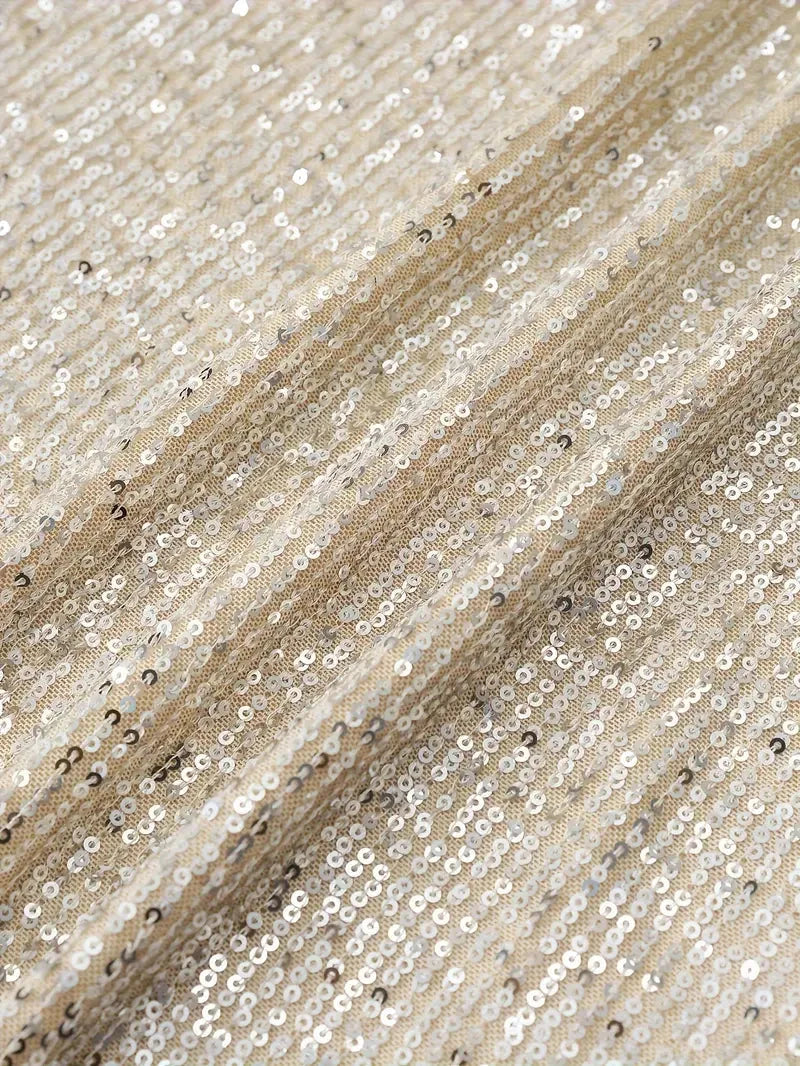 Vestido de fiesta con lentejuelas y contraste Vestido de fiesta con lentejuelas y contraste A minha loja 